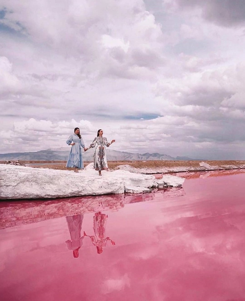 Maharloo Lake Shiraz