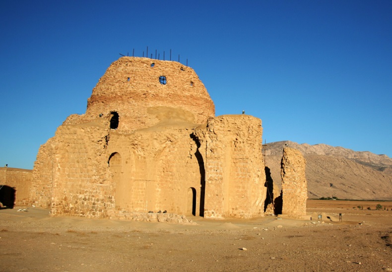 Sarvestan Palace